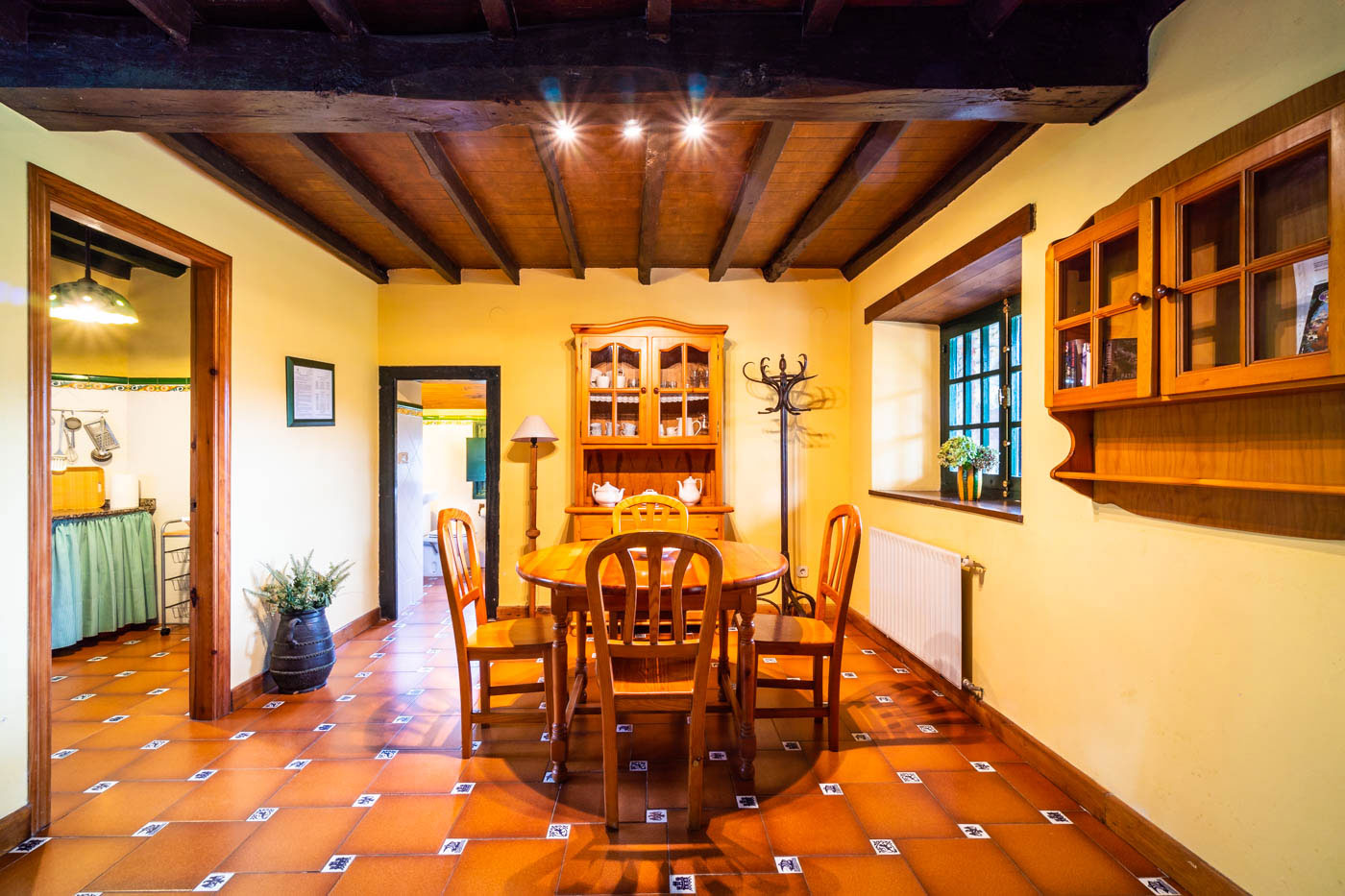 Dining table for 4 people