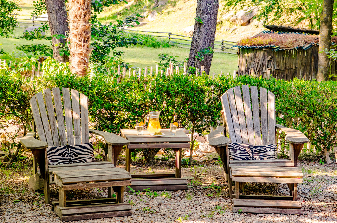 Tumbonas junto a su propiedad