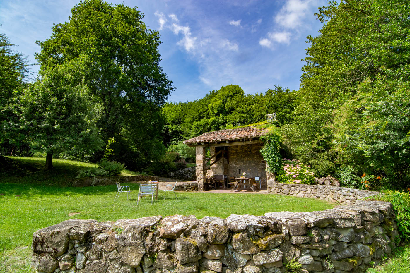 Jardines privados junto a la casita