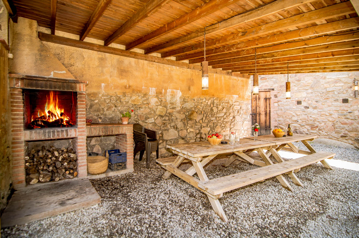 Pérgola con barbacoa incorporada 