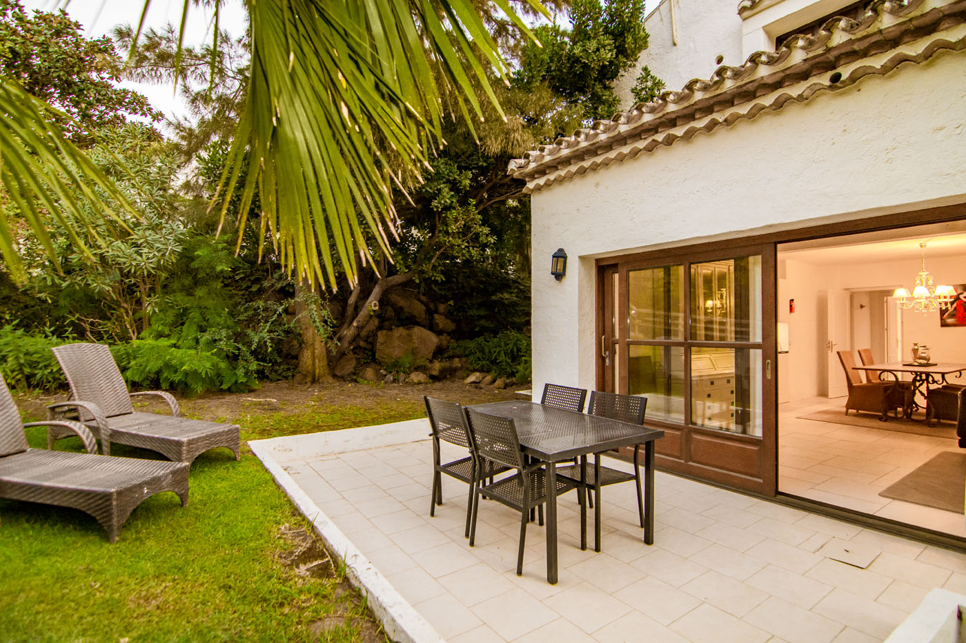 Downstairs apartment with own gardens