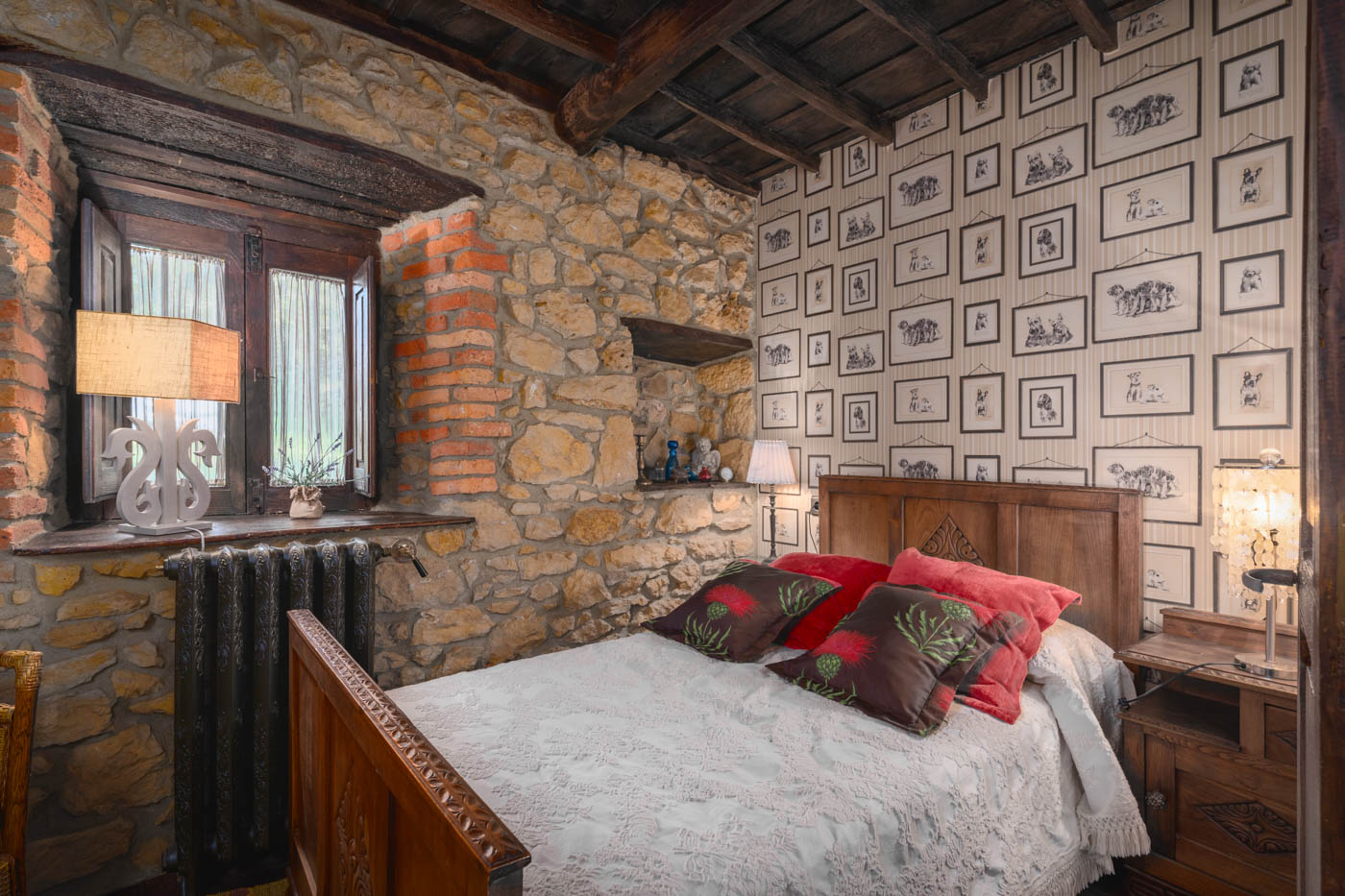 Bedroom with one bed (sleeps one person)