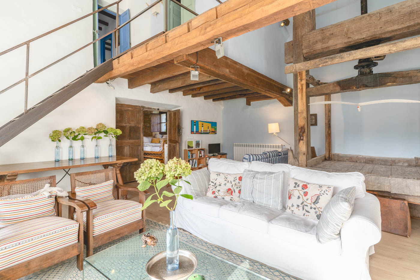 Lounge and iron staircase (not suitable for toddlers)