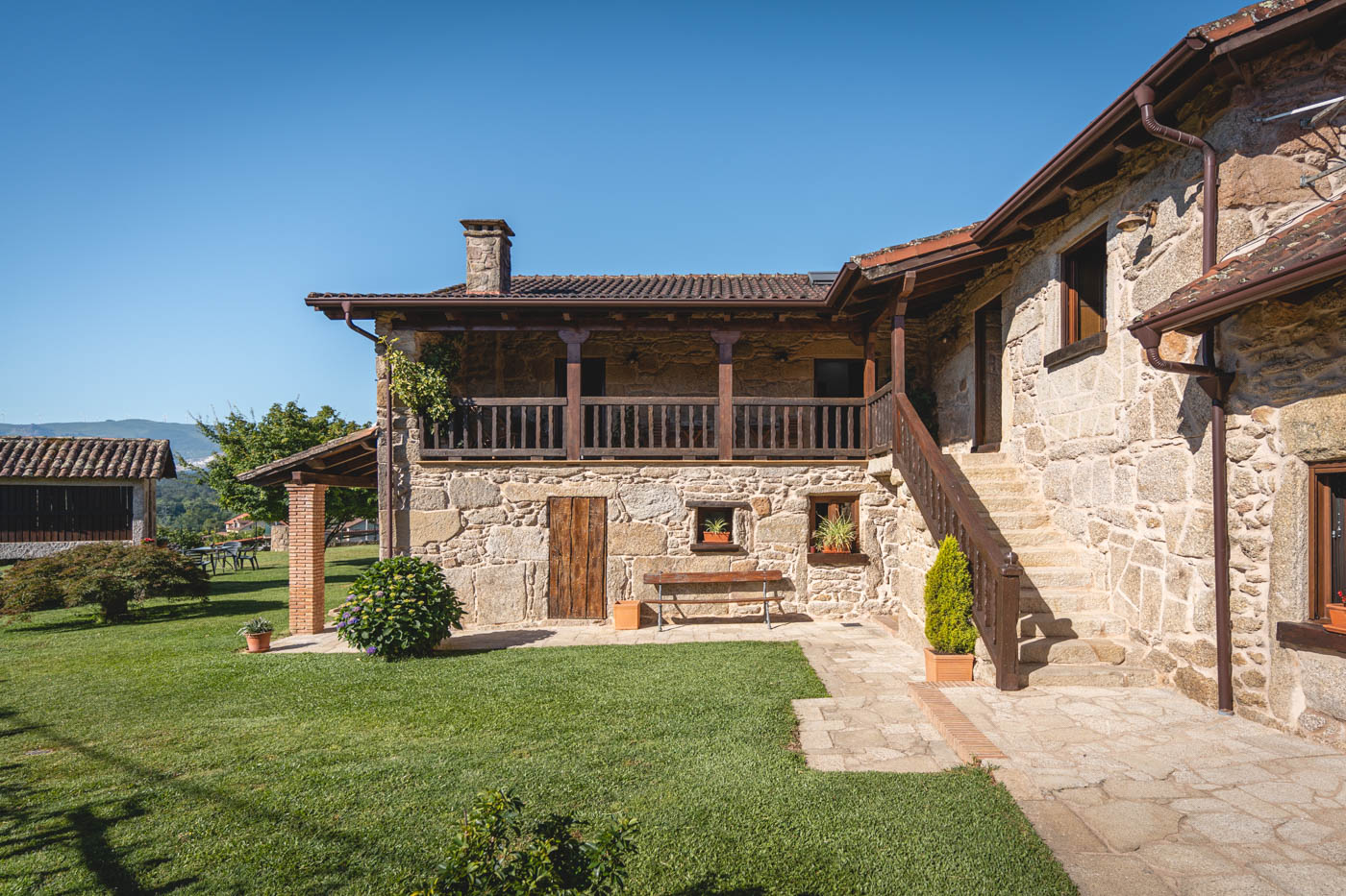 Escaleras a los dormitorios 2 y 3