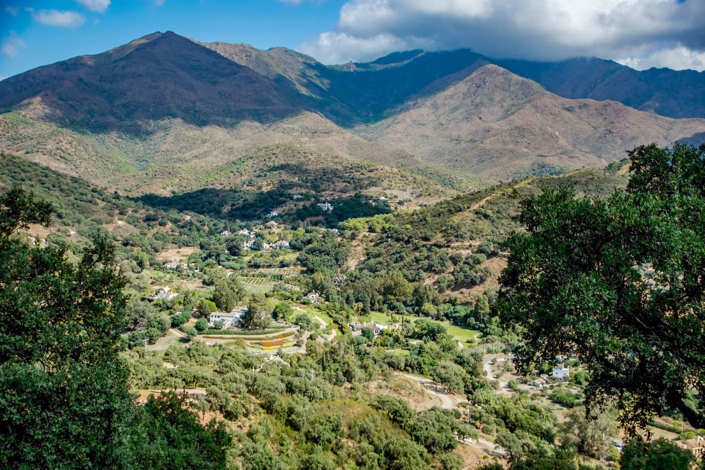 Su ubicación en el valle de Acedia