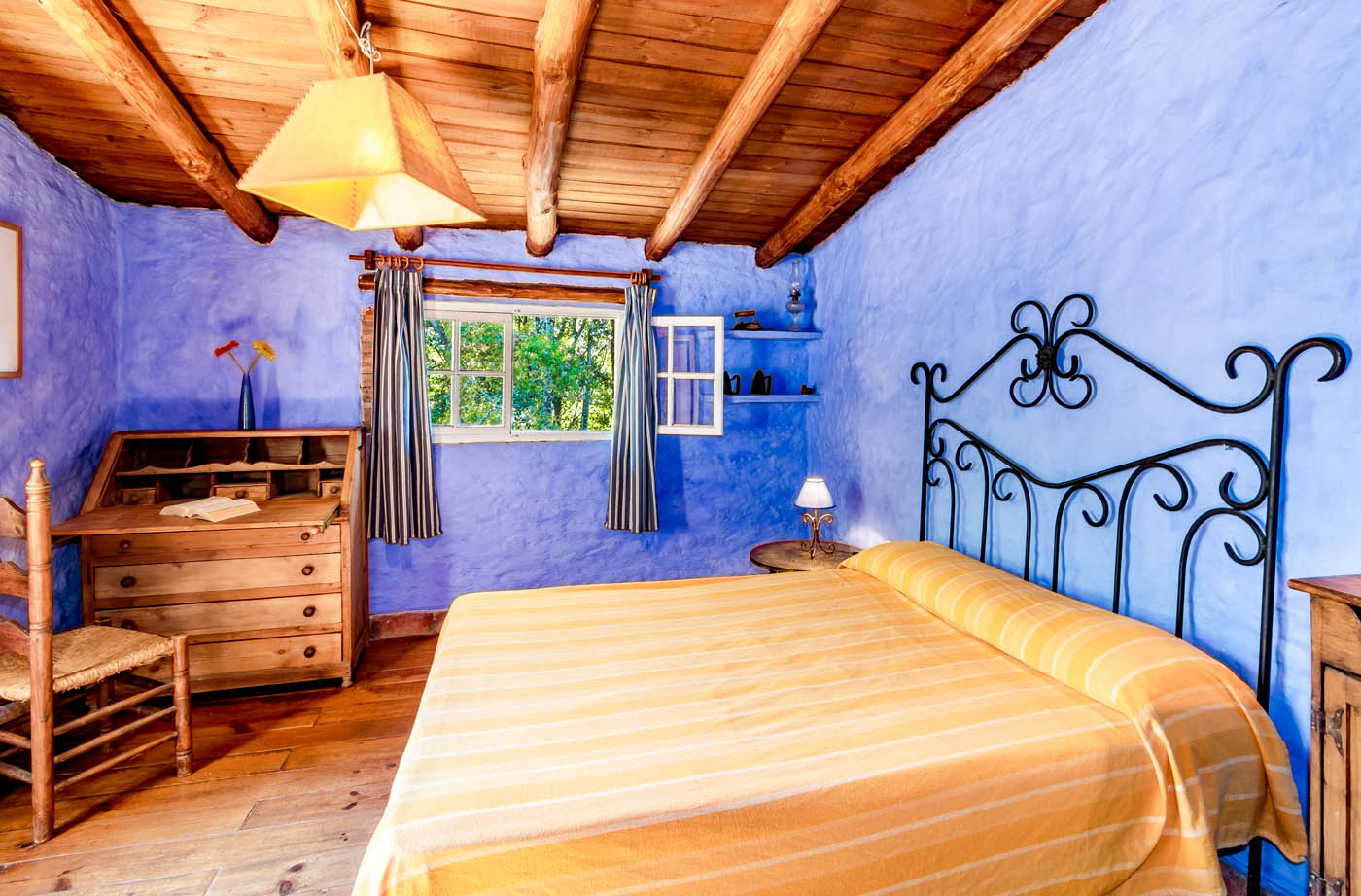 Habitación con cama doble