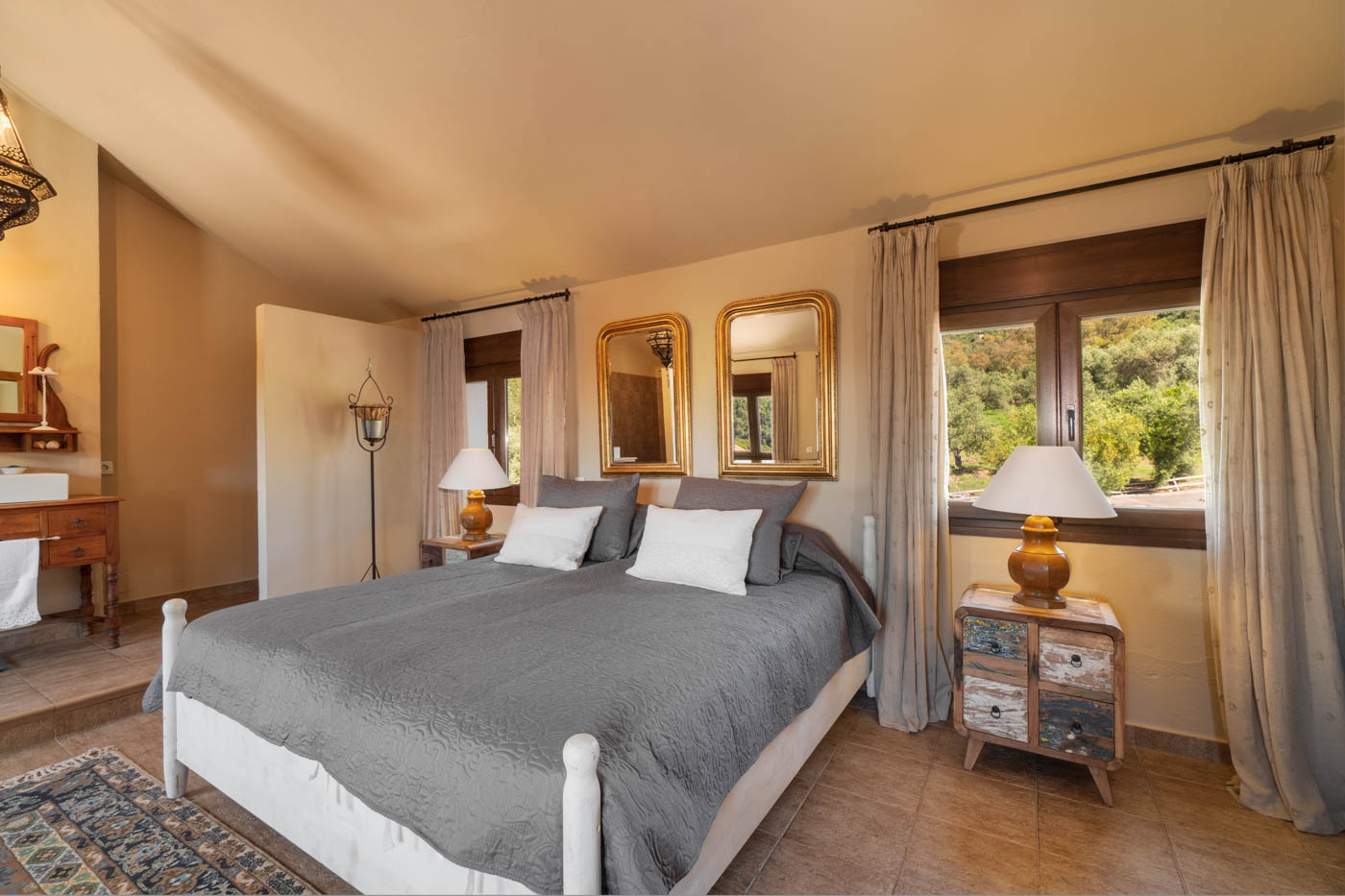 Cuarto dormitorio (primer piso / habitación del ático)