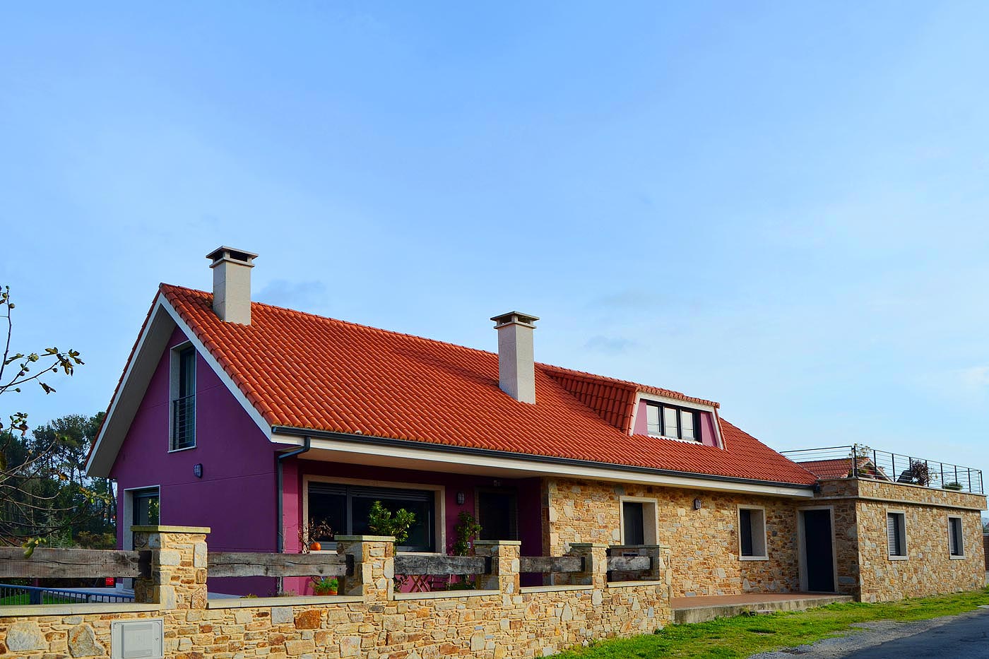 Easy access by country lane from coast