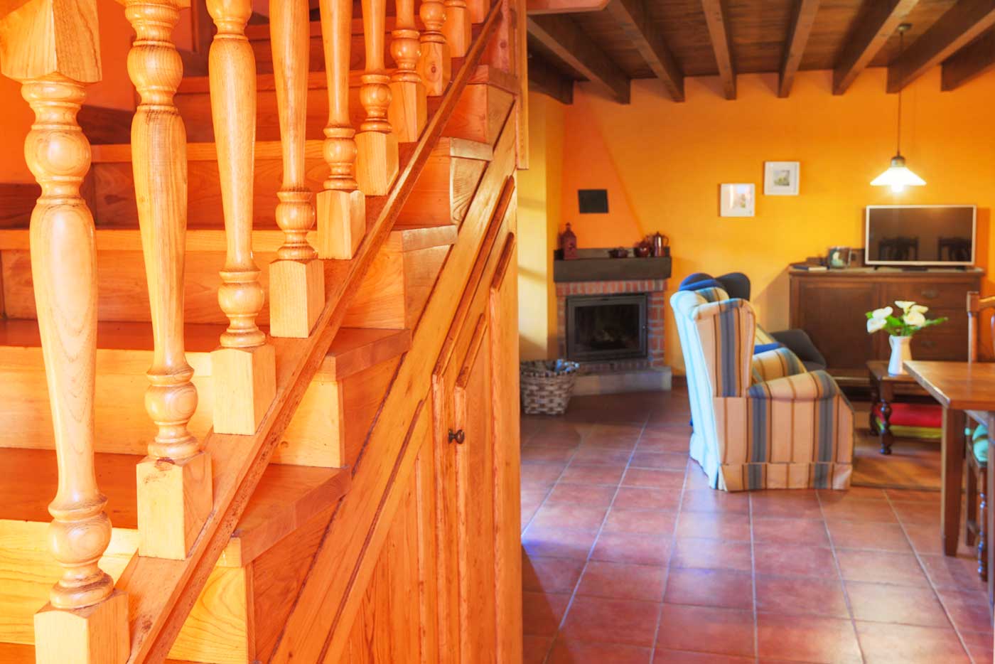 Escaleras al primer piso