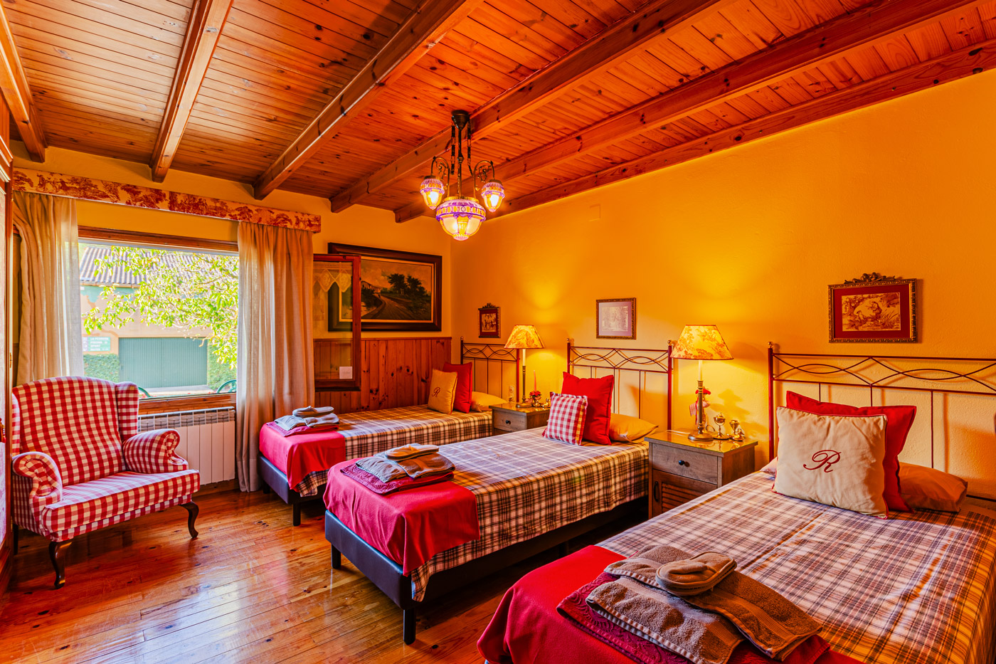 Bedroom 6 (annexe) - triple bedded