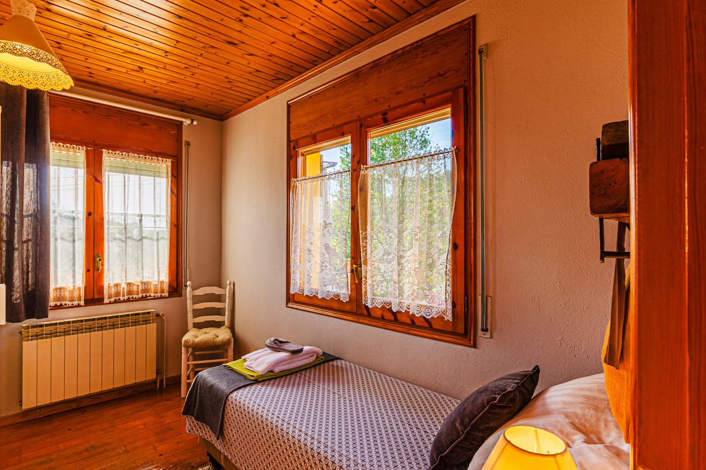 Bedroom 1: single bedded