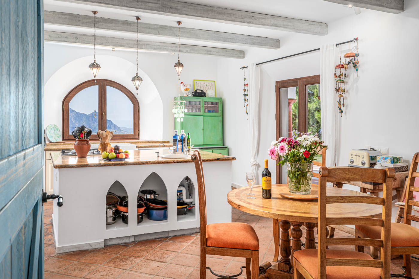 Kitchen with breathtaking views