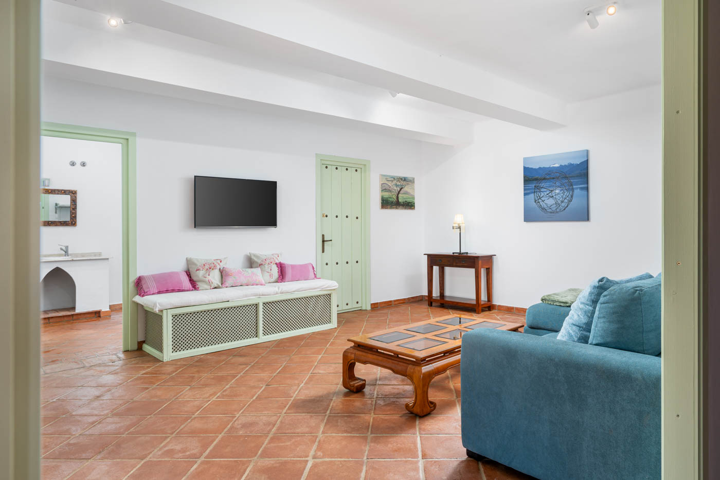 Lower floor super suite