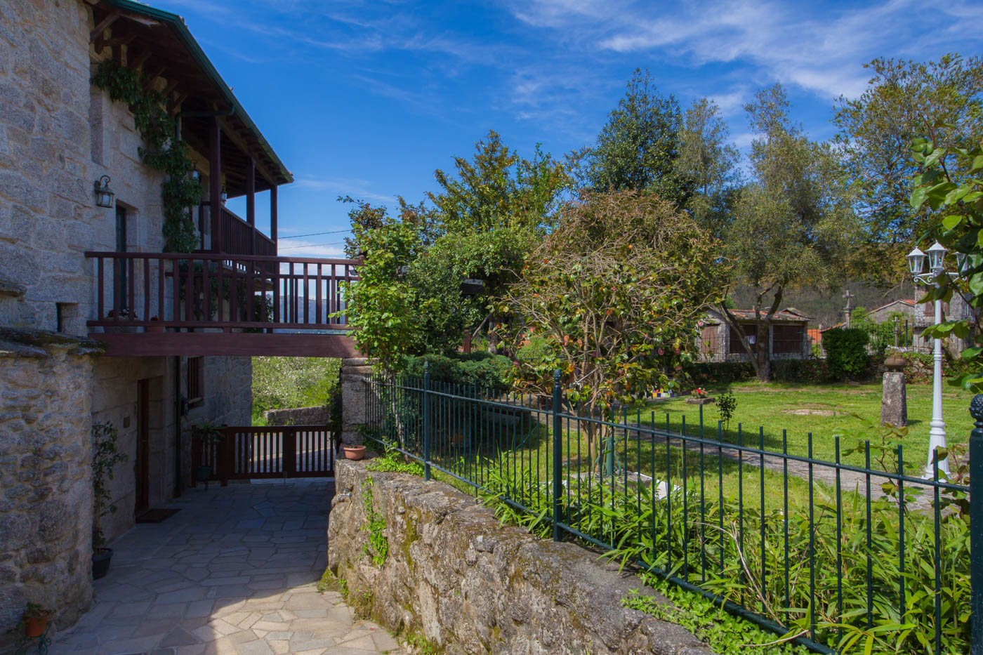 A la piscina y los jardines se accede desde diferentes lugares