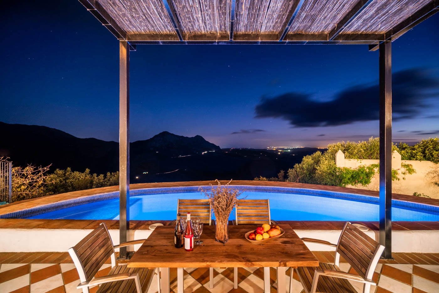 Hermoso lugar para tomar una copa de vino por la noche