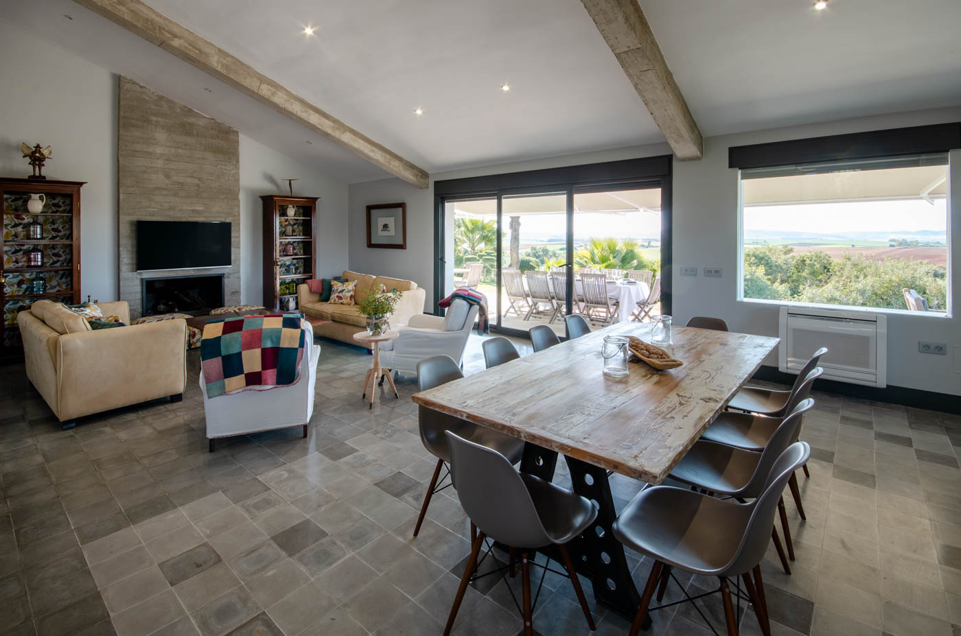Open plan living / dining / kitchen with views 