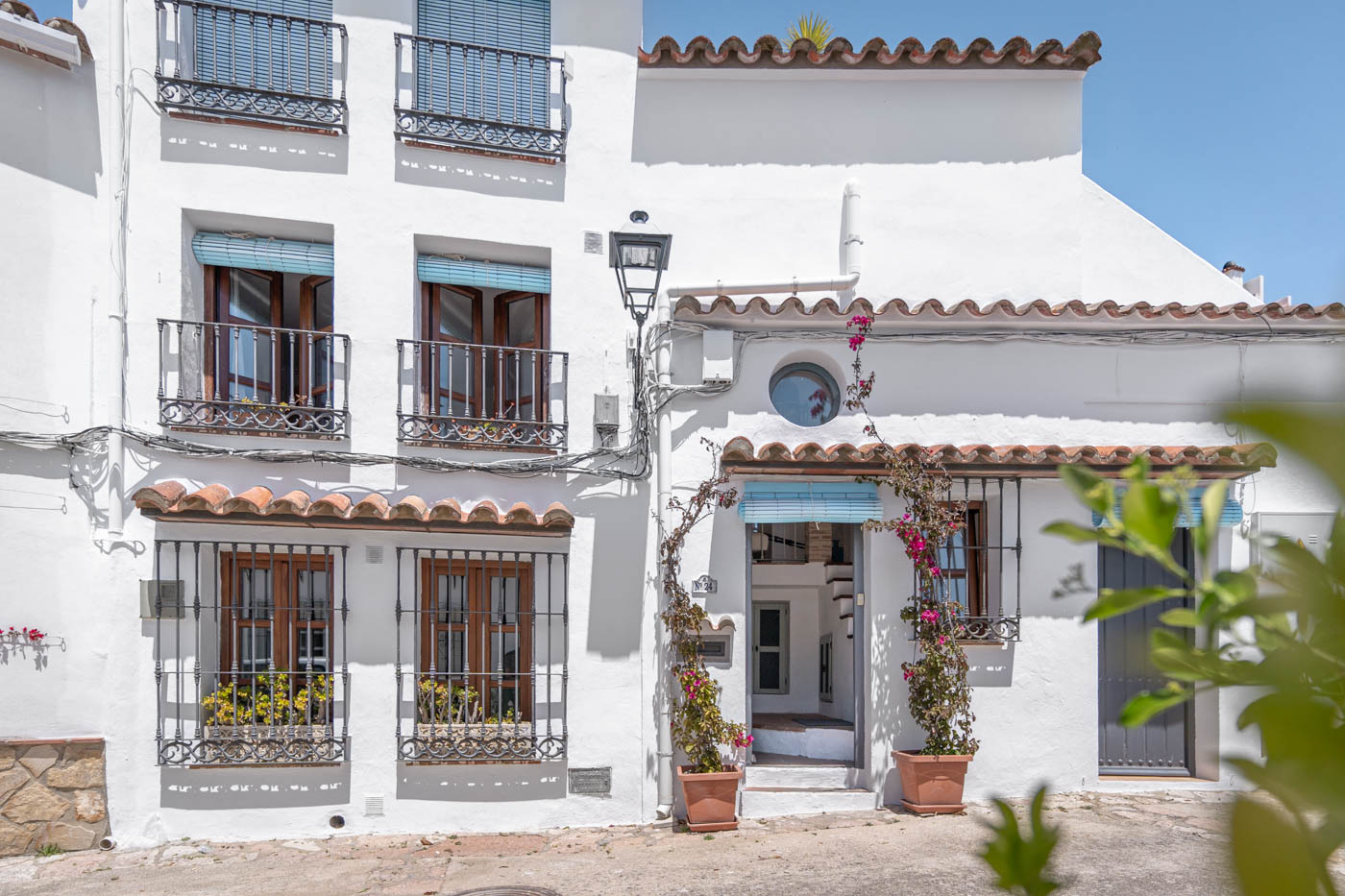 Puerta a la calle delantera