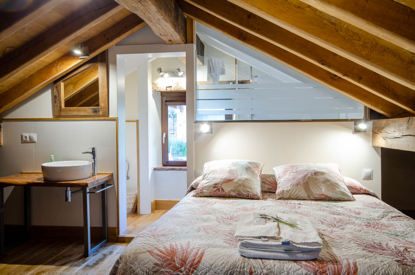 Loft bedroom with en suite facilities