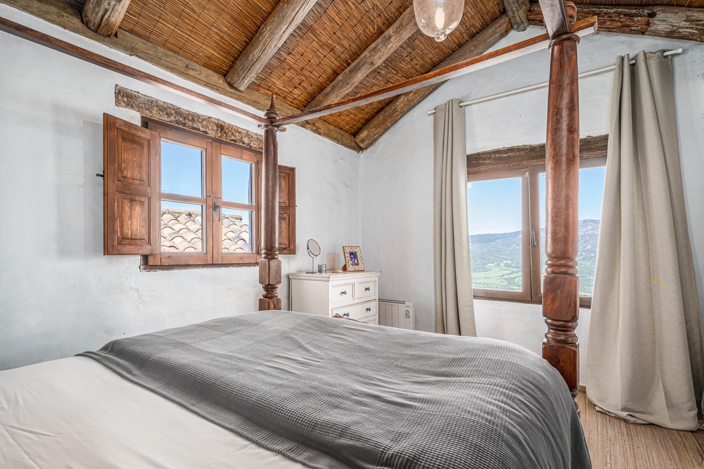 Habitación con cama doble