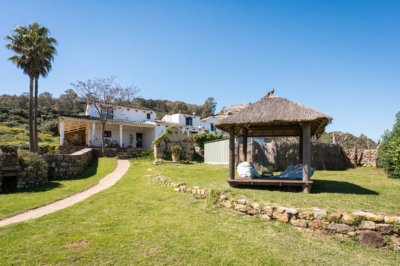 La casa vista desde zona de piscina