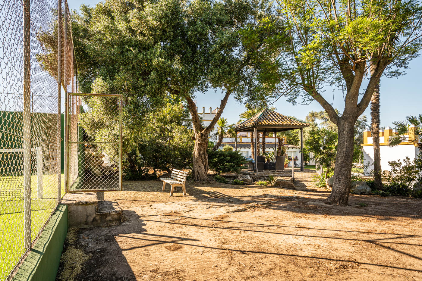 Your own paddle tennis court