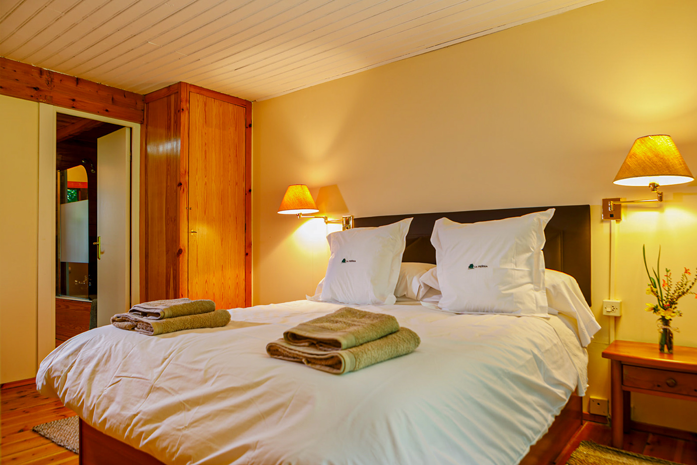 Bedroom 1 can connect with bedroom 2 via a internal door