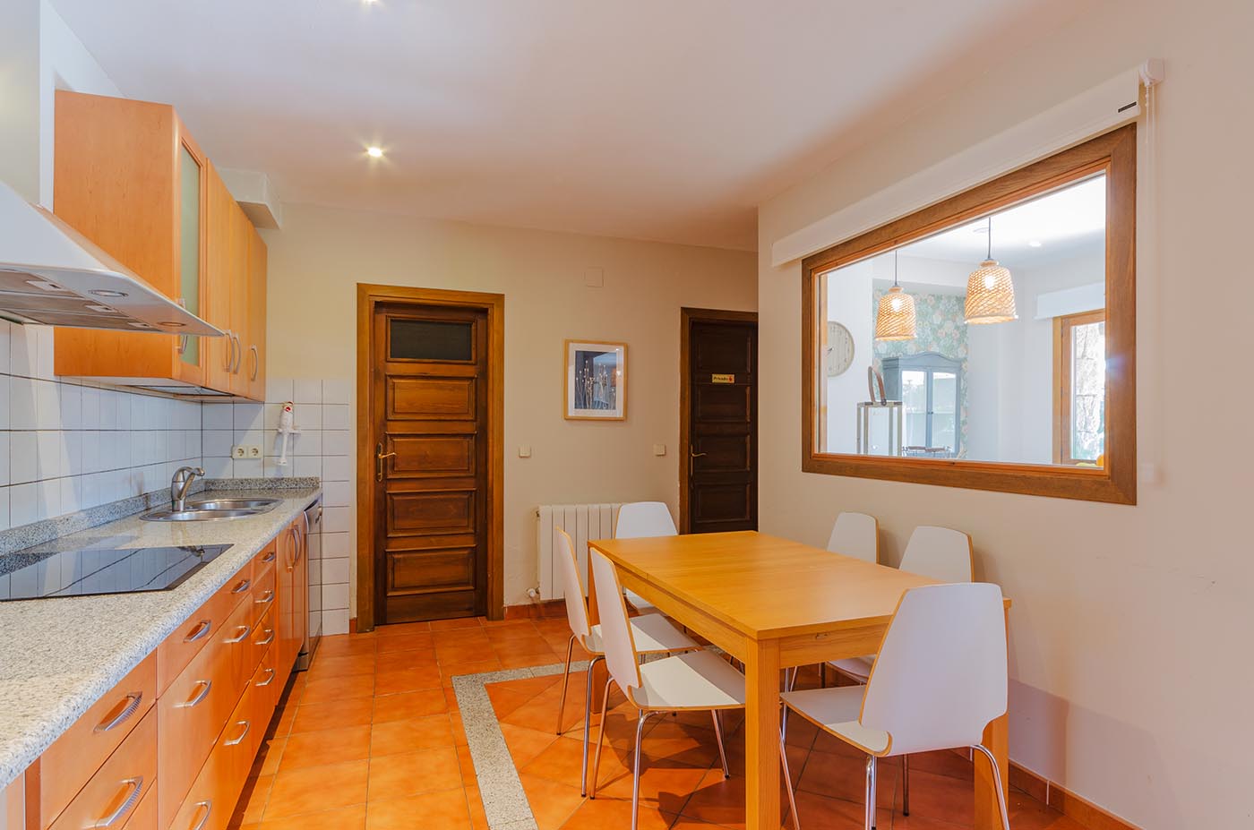 Kitchen with breakfast table