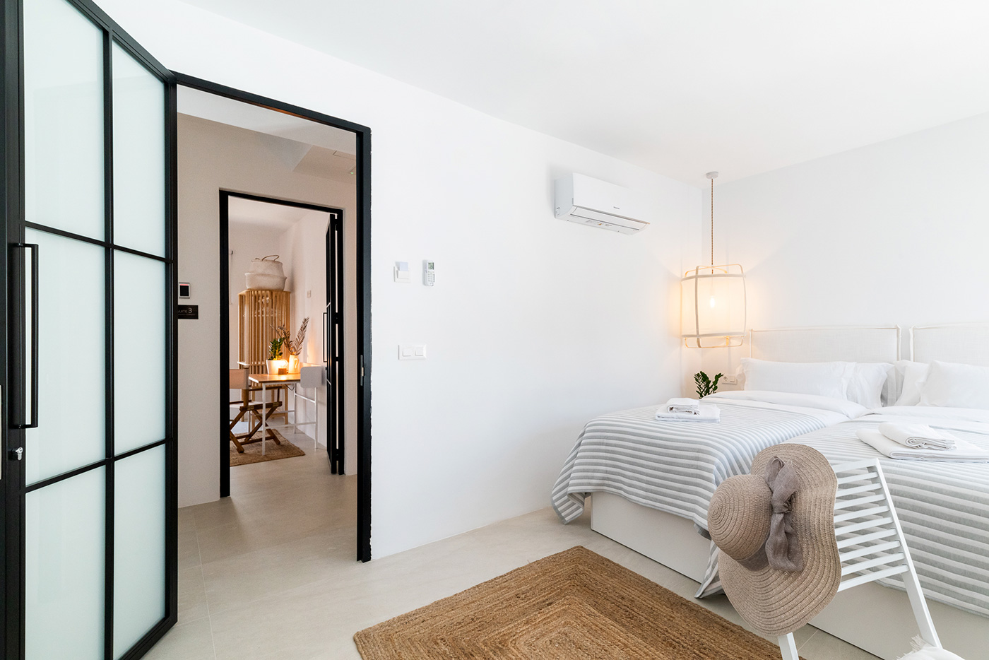 Suite 5, en frente suite 3 (mismo pasillo)