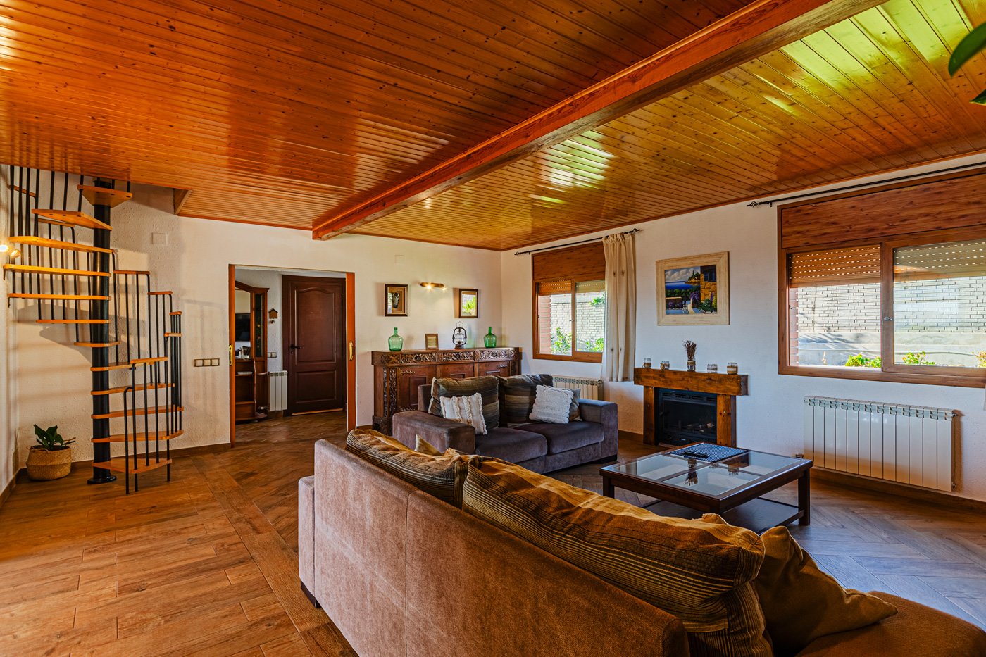 From living room staircase (no bannister) to upper floor