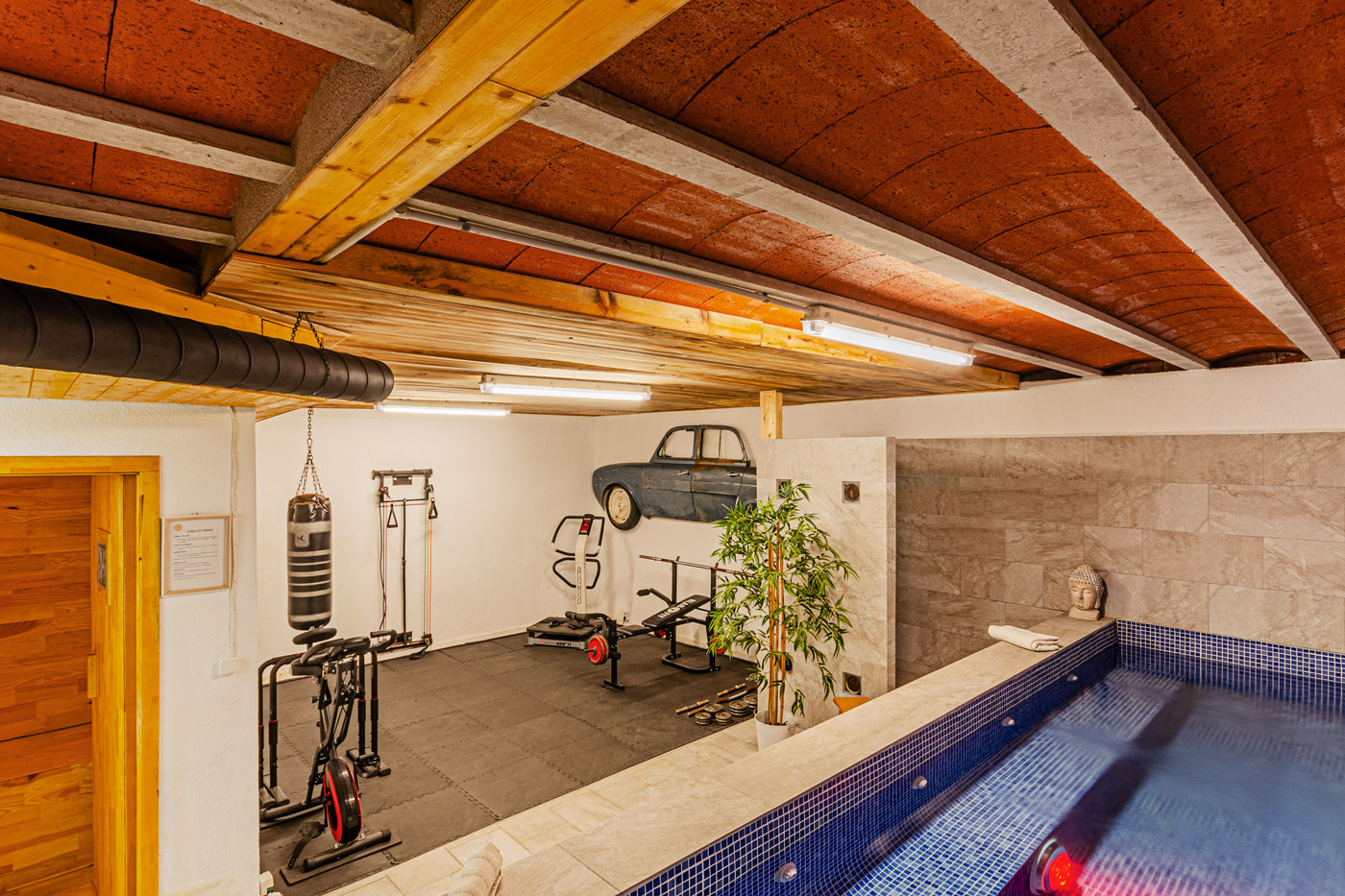 Welness area with gym, sauna and indoor heated pool
