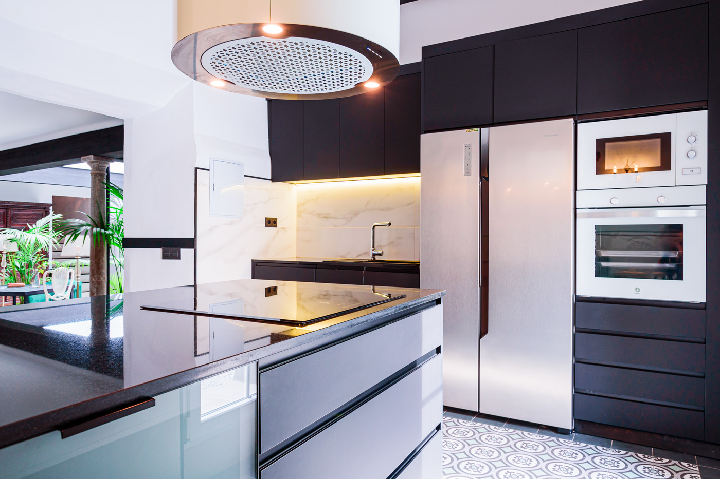 Aunque se pueden contratar servicios de cocinero, también hay cocina