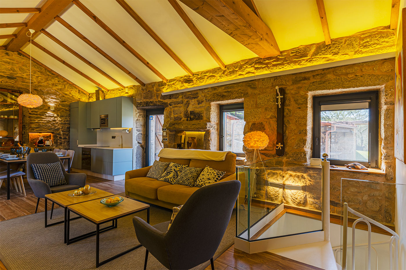 Acceso por escaleras a nivel inferior