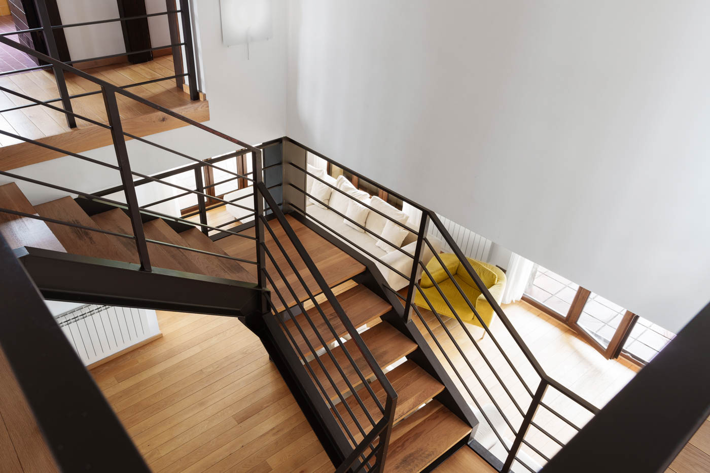 Escaleras de planta primera a planta baja