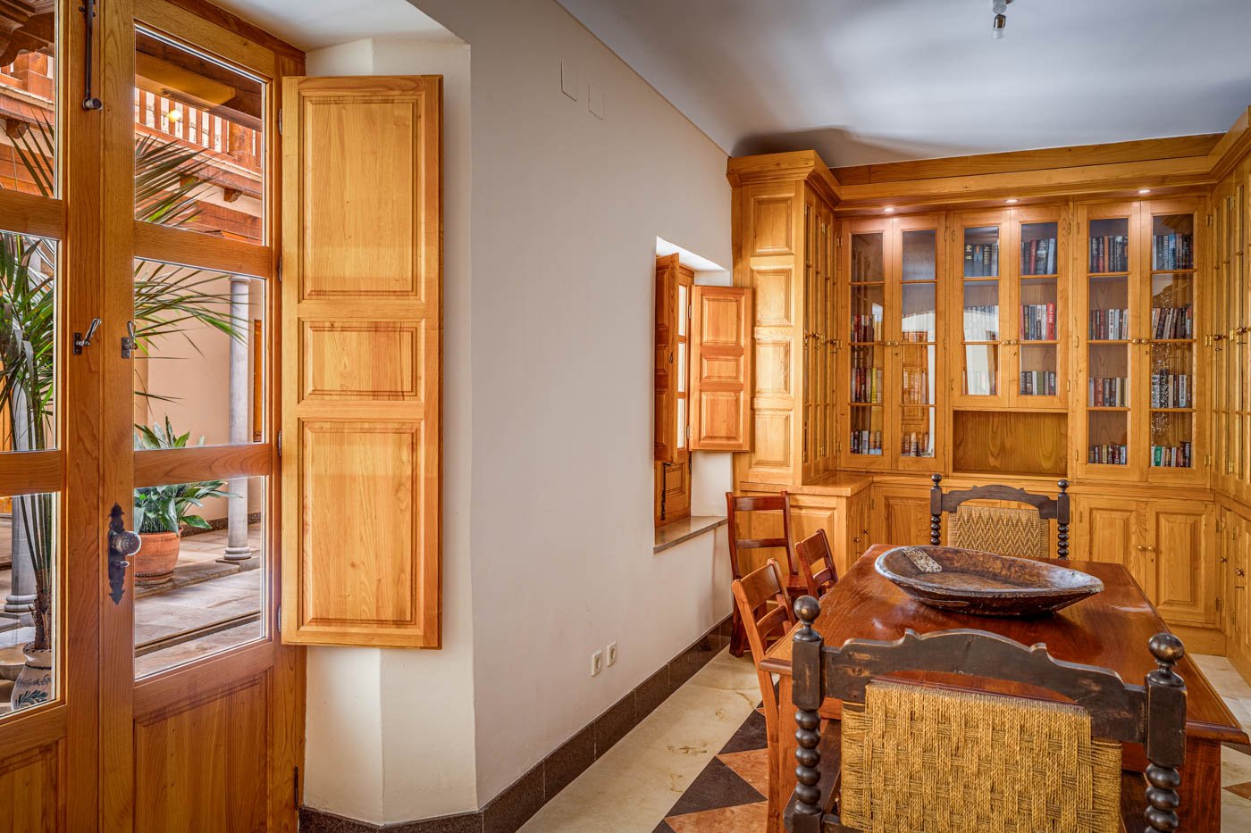 Comedor adicional / biblioteca