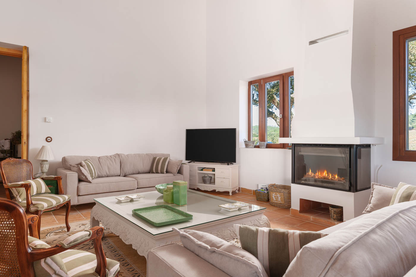 Living area, all tastefully decorated