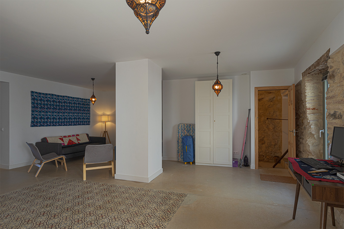 Sala de estar en planta media