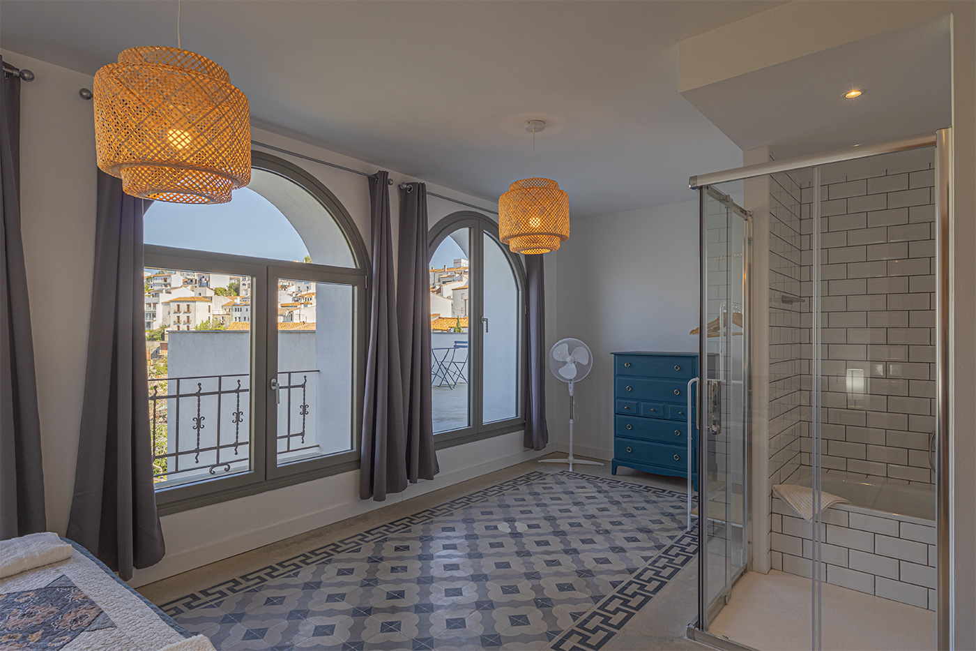 El dormitorio 4 tiene acceso a terraza y a un balcón privado