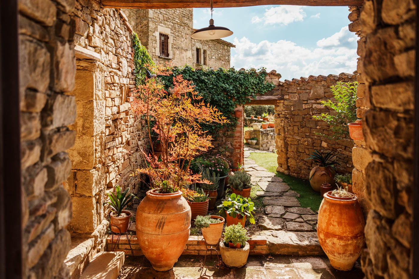 Rincones con magia en la parte delantera de la casa