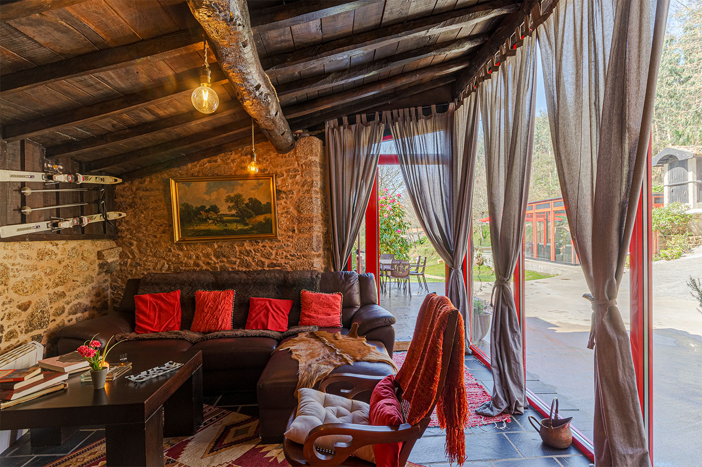 Sala de estar con acceso directo al exterior