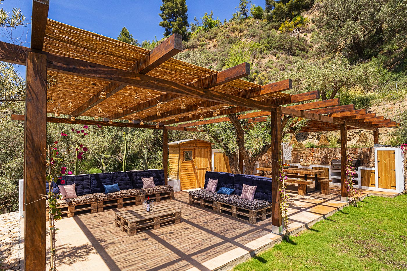 There is a WC in the pool / chill out area