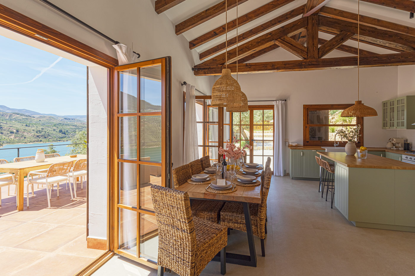 Indoor and outdoor living facilities