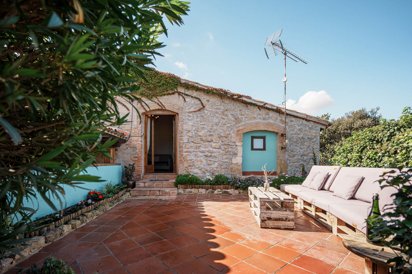 Acceso a planta intermedia y terraza