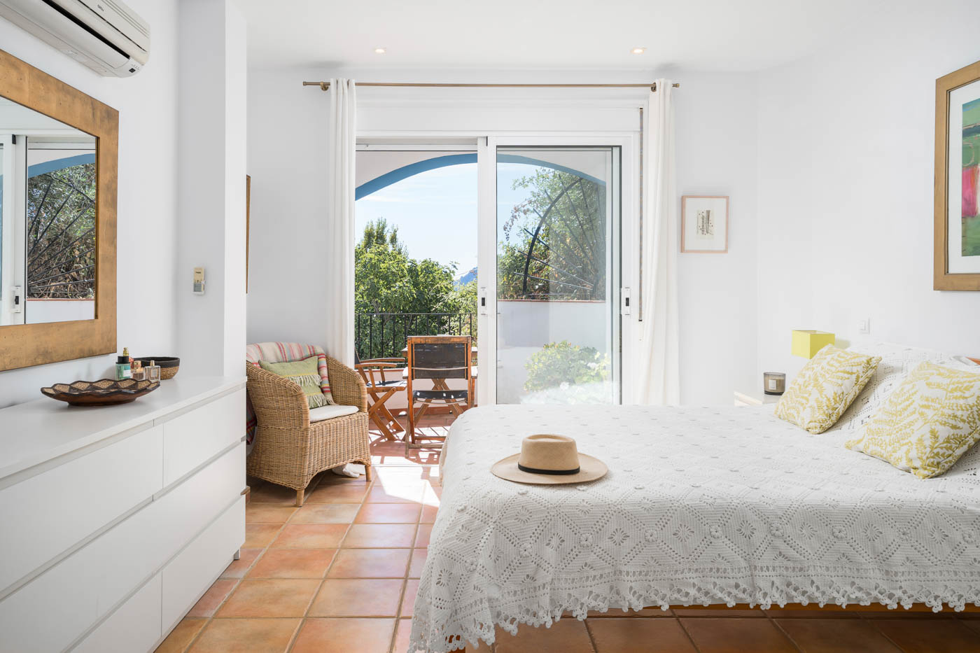 Habitación primera planta con baño y terraza