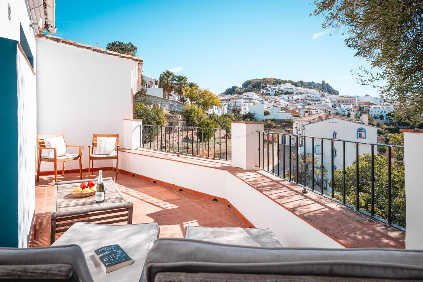 EL salón/comedor/cocina abren puertas a esta terraza