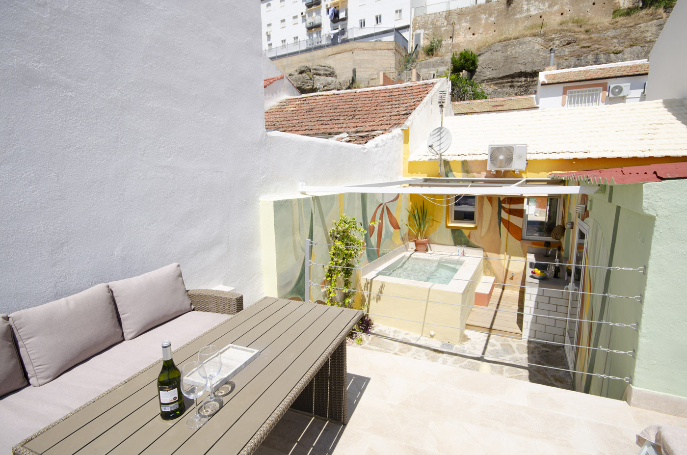 Excelente terraza con vistas en fabulosa ubicación de Ronda ciudad