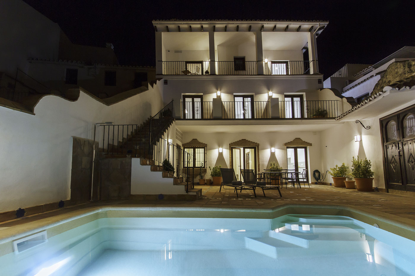 Tu villa por la noche es espectacular