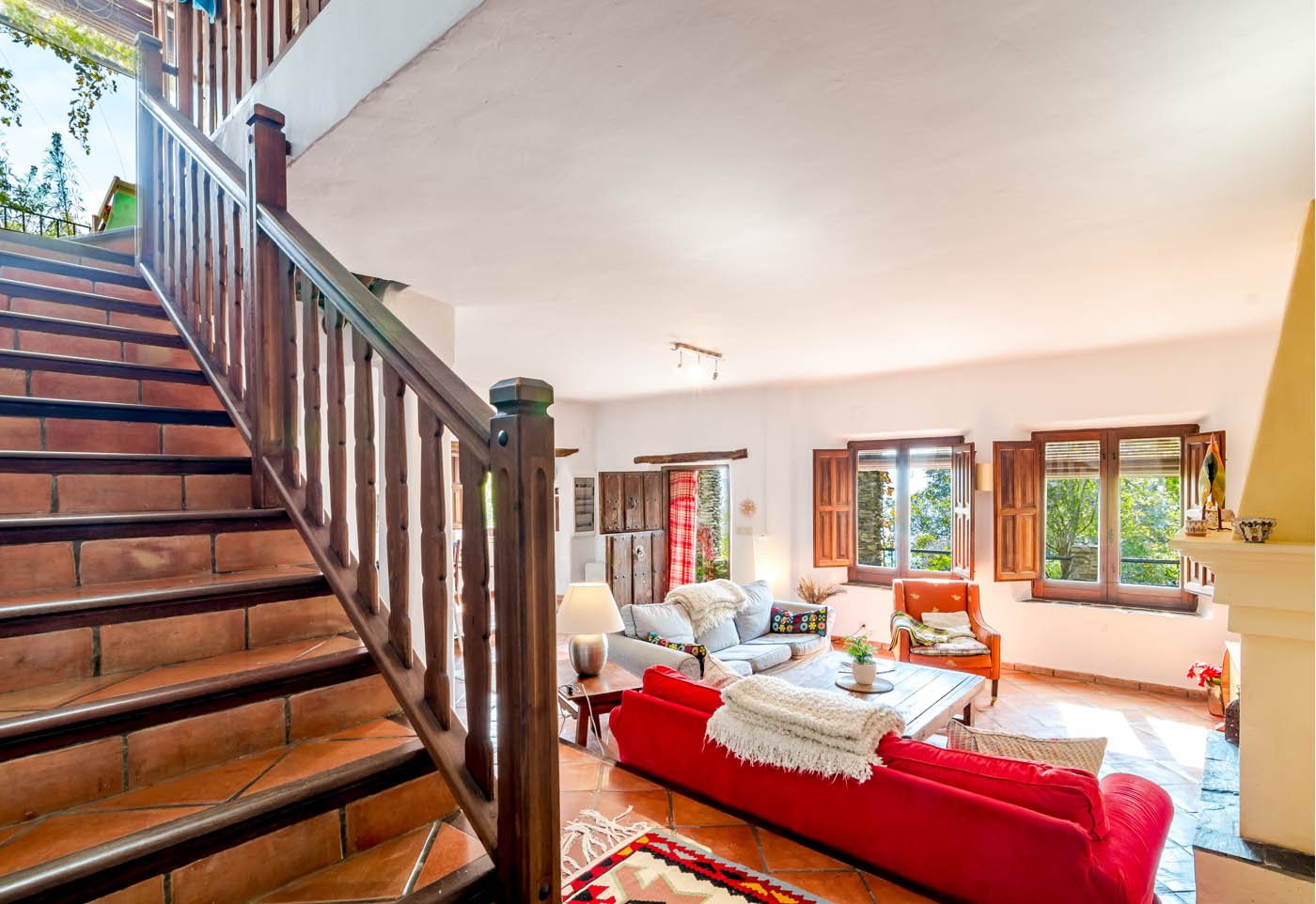 Escaleras al 1er piso