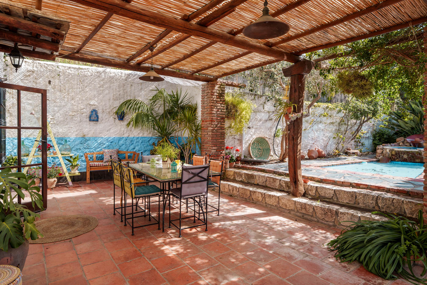 Fácil acceso a cocina desde zona de terraza 