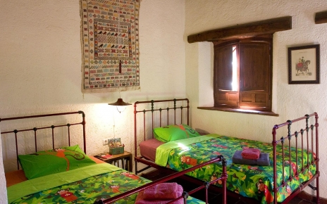 Habitación con 2 camas