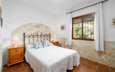 Habitación con cama doble